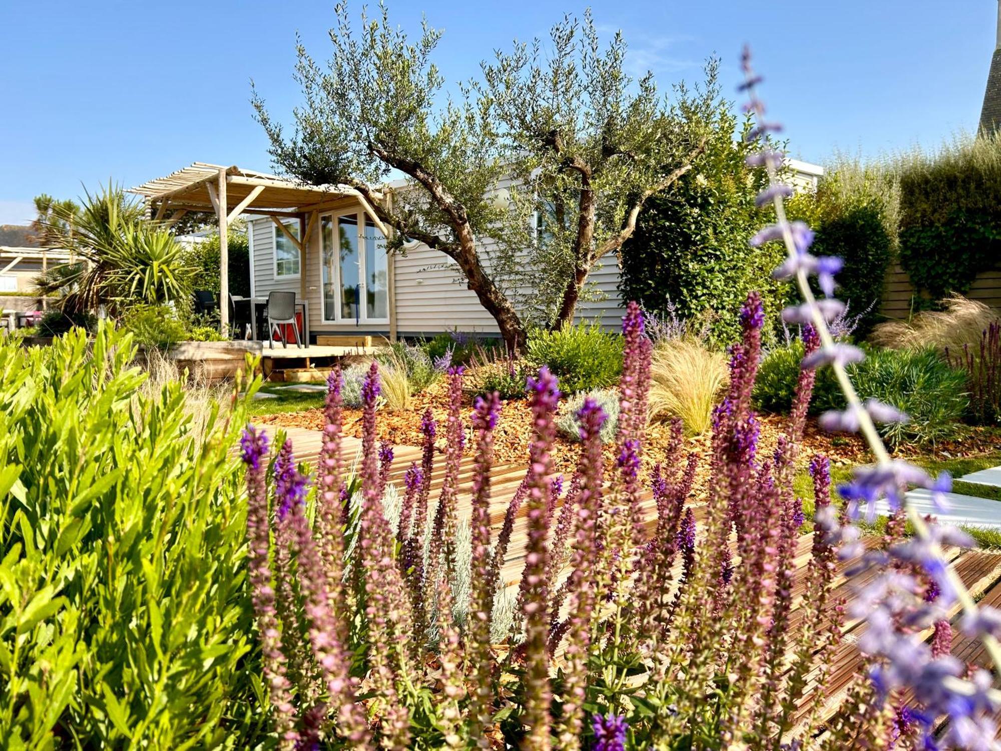 Camping De La Cote Des Legendes Brignogan-Plages Esterno foto