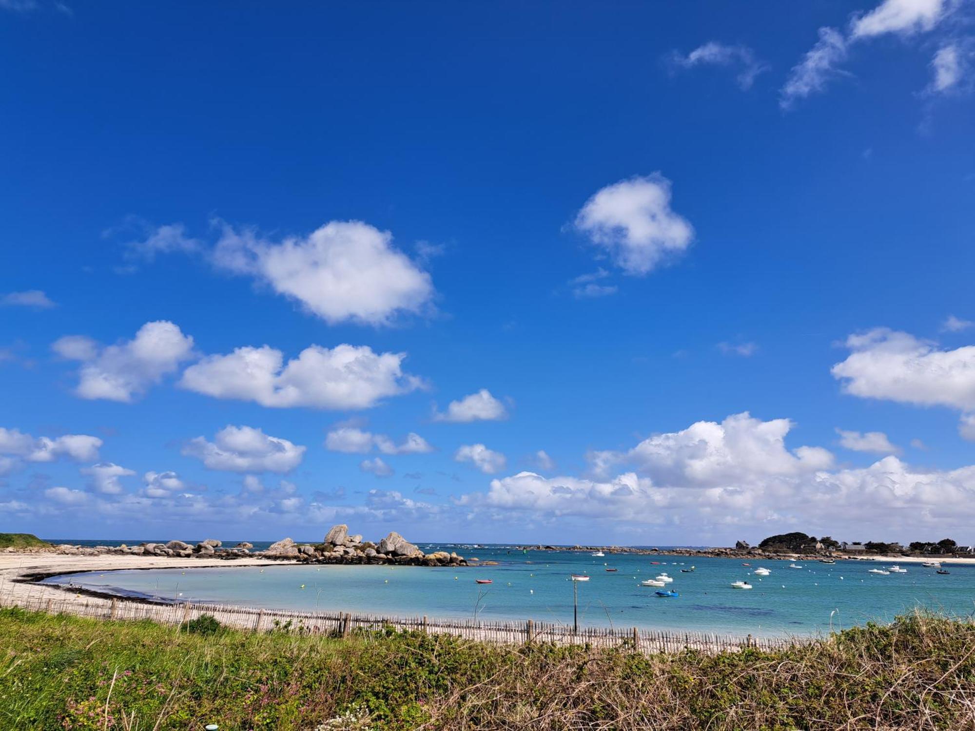 Camping De La Cote Des Legendes Brignogan-Plages Esterno foto